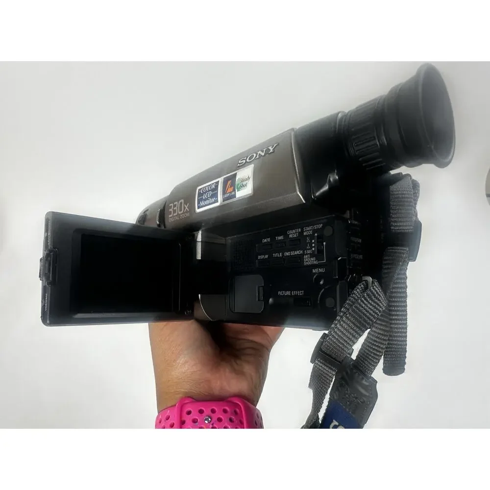 Sony Handycam Vision CCD-TRV36 NTSC Hi8 NightShot Camcorder WORKS Needs Battery